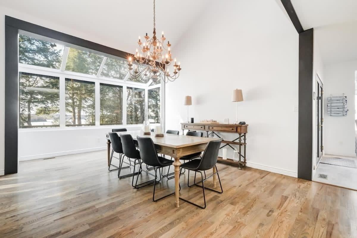 Waterfront open concept dream cottage with hot tub