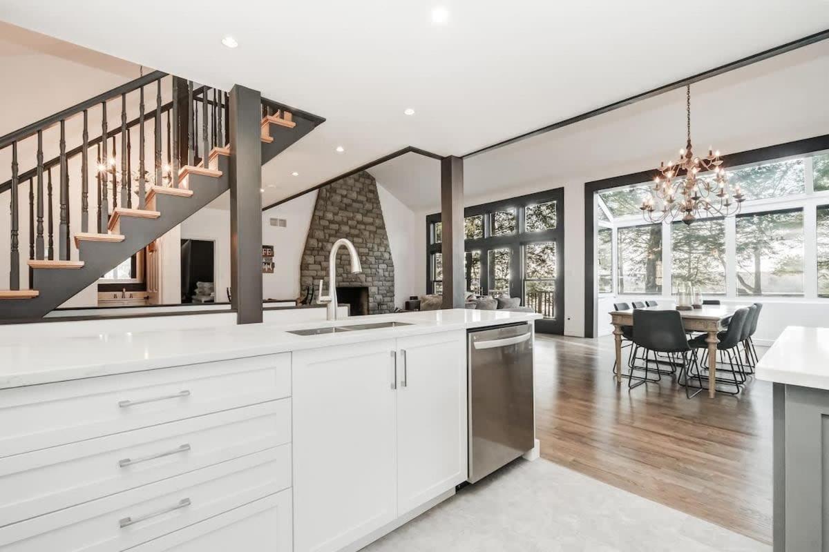 Waterfront open concept dream cottage with hot tub