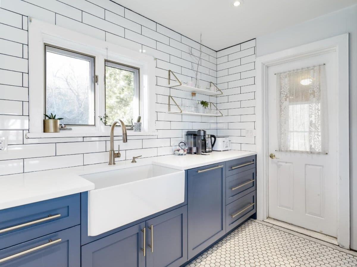 Cozy family waterfront retreat recently renovated