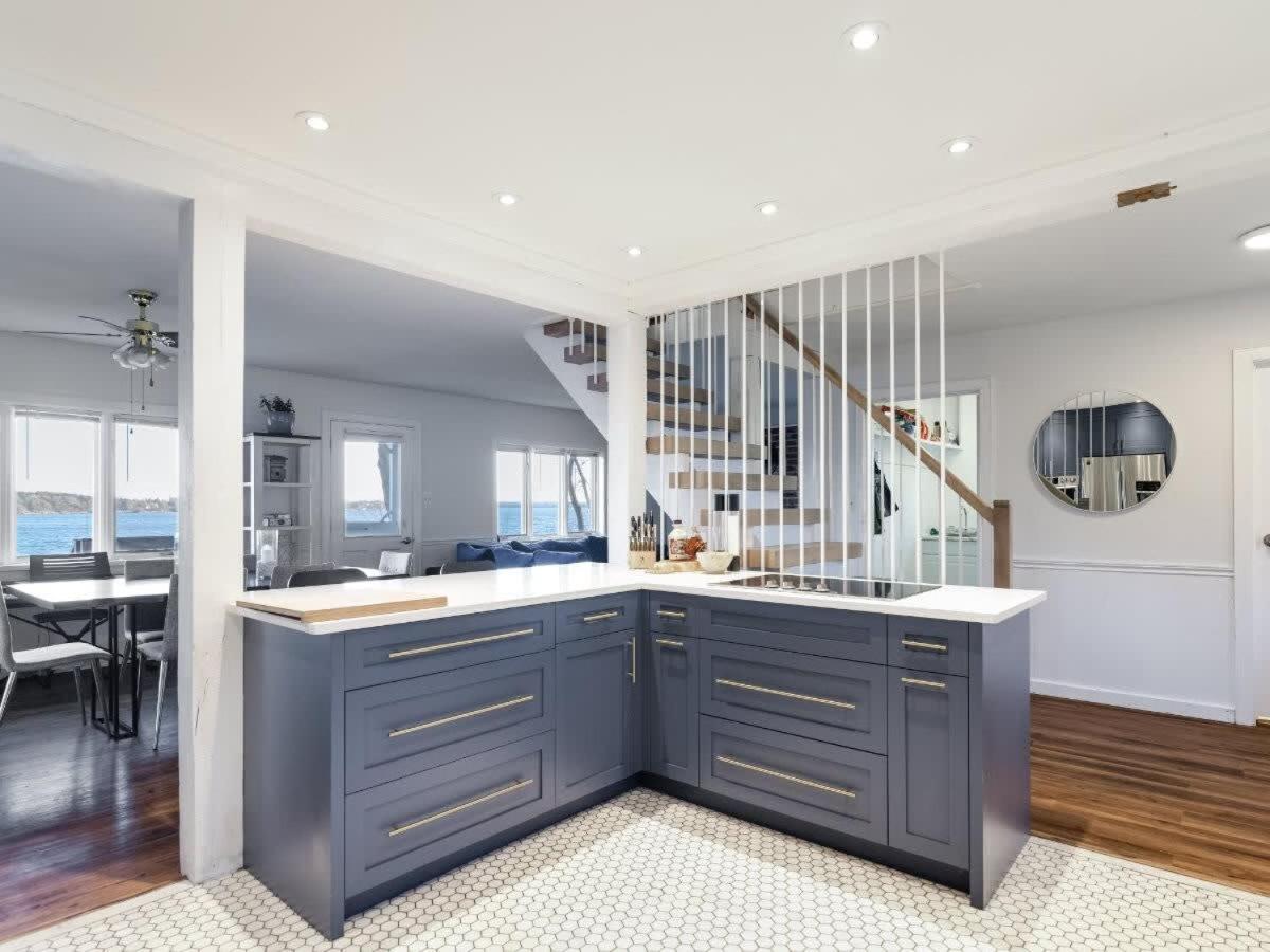 Cozy family waterfront retreat recently renovated
