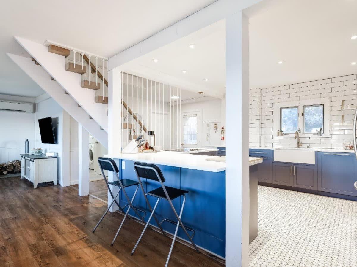 Cozy family waterfront retreat recently renovated
