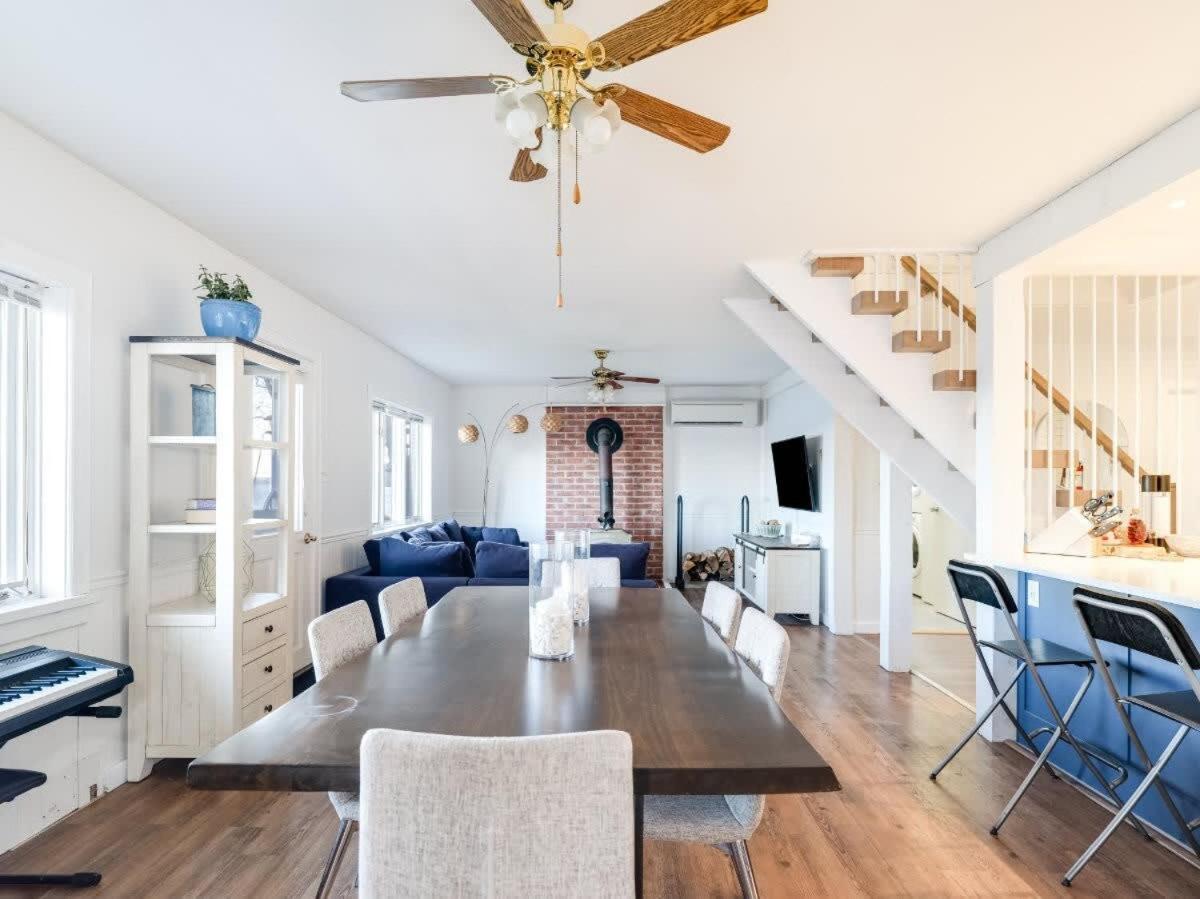 Cozy family waterfront retreat recently renovated
