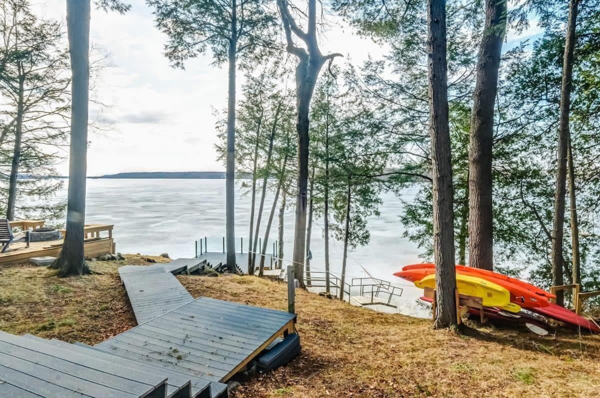 Waterfront open concept dream cottage with hot tub