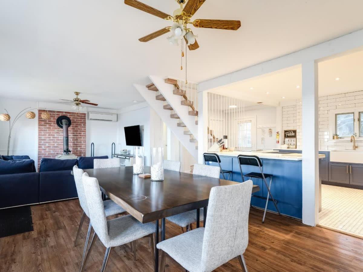 Cozy family waterfront retreat recently renovated