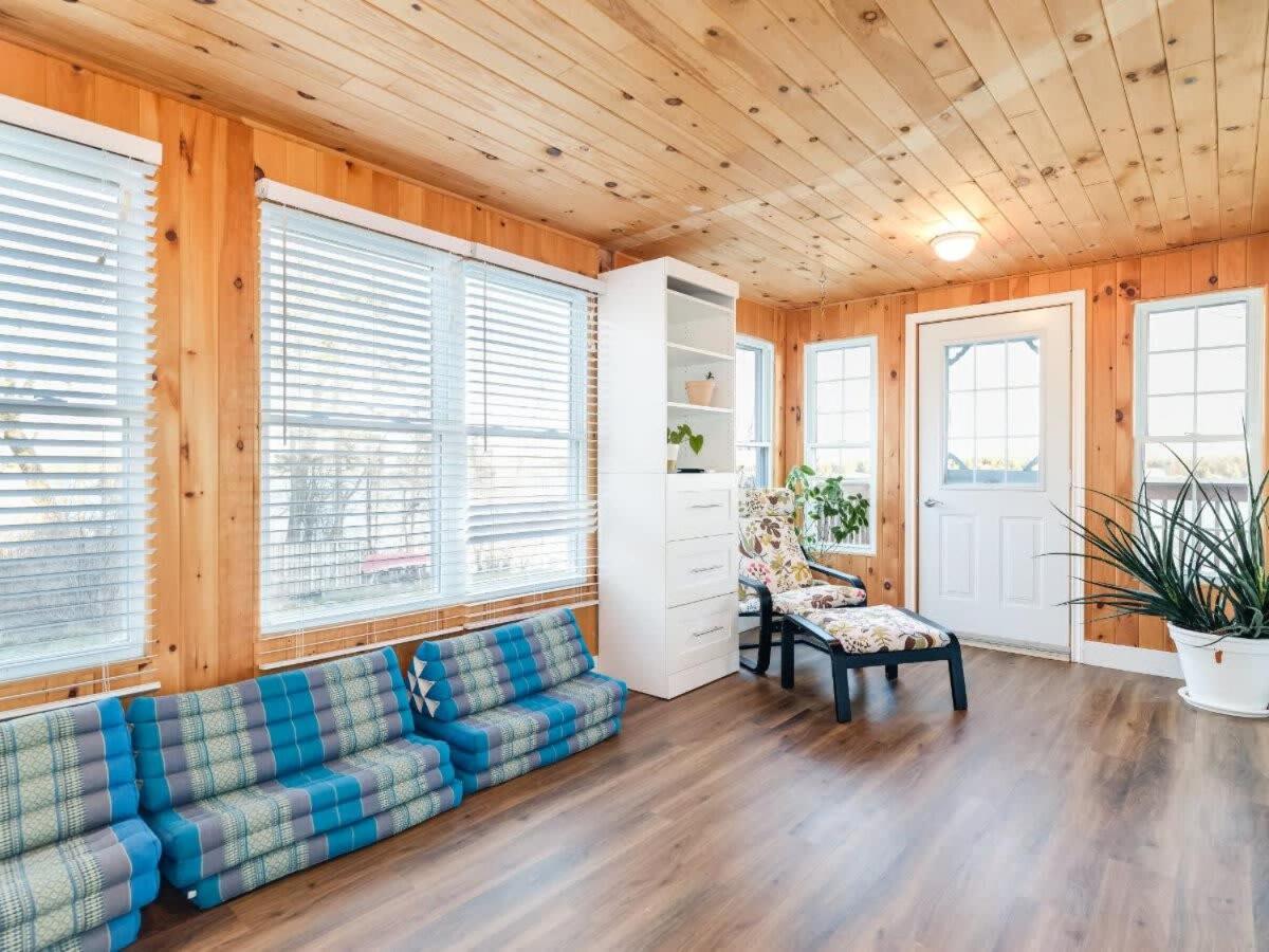Cozy family waterfront retreat recently renovated