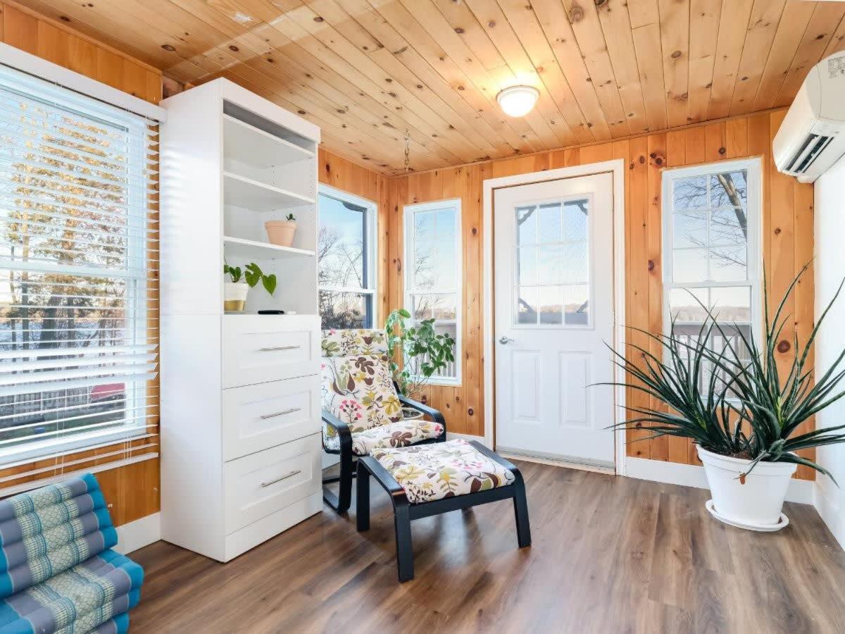 Cozy family waterfront retreat recently renovated