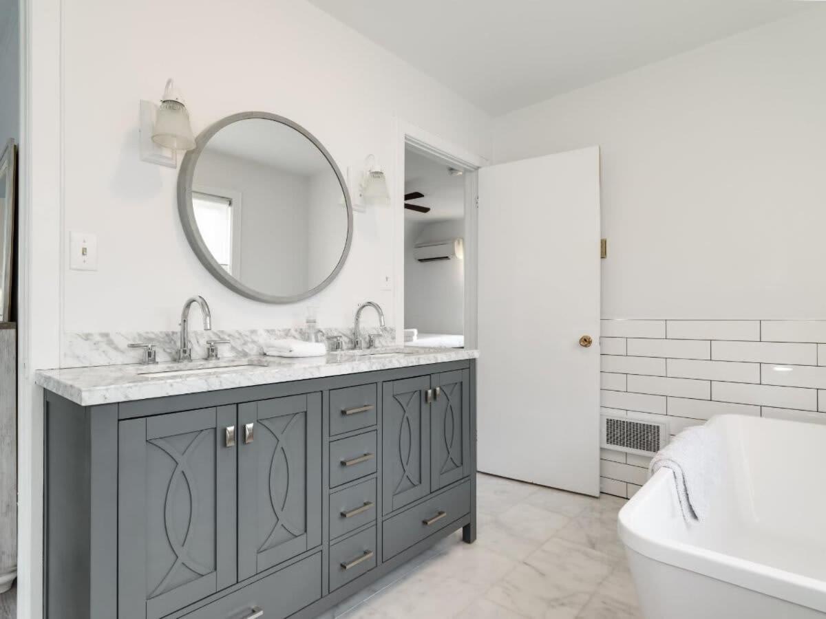 Cozy family waterfront retreat recently renovated
