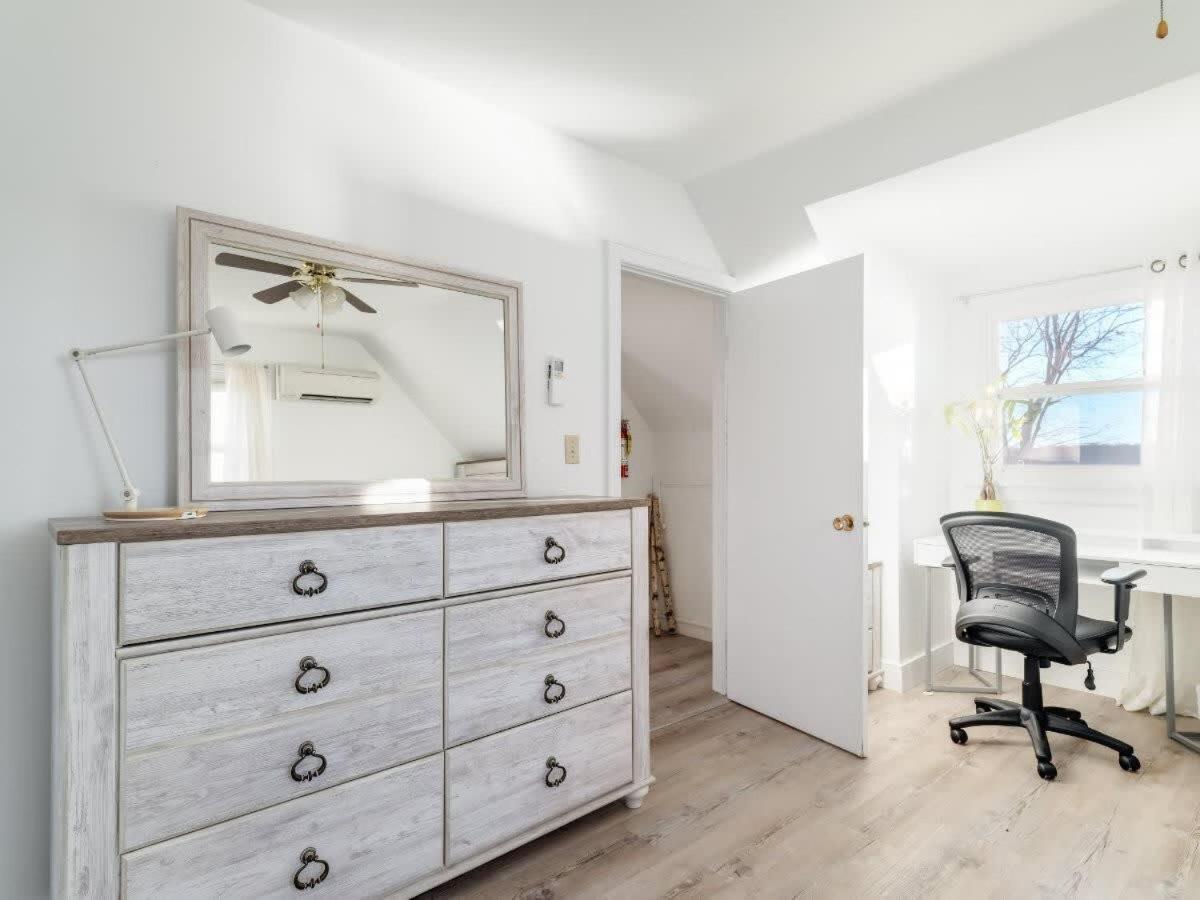 Cozy family waterfront retreat recently renovated
