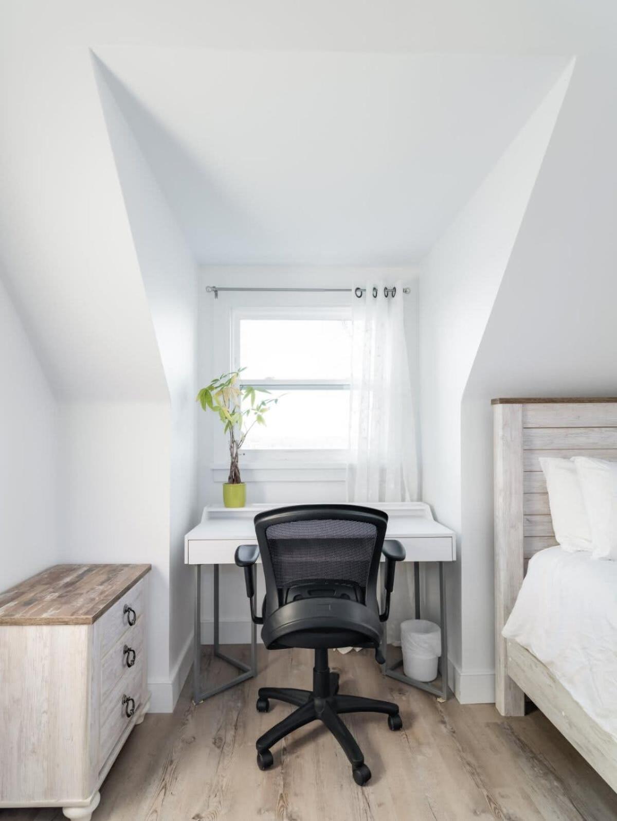 Cozy family waterfront retreat recently renovated