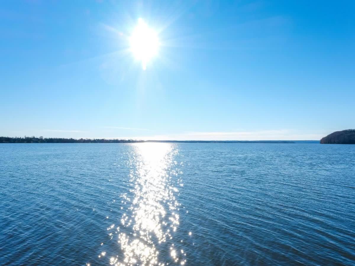 Cozy family waterfront retreat recently renovated