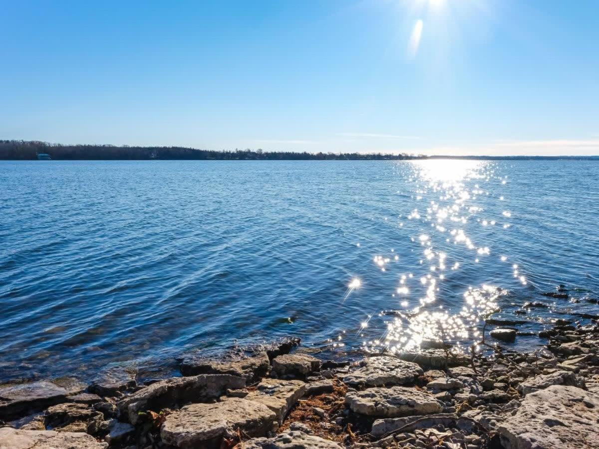 Cozy family waterfront retreat recently renovated