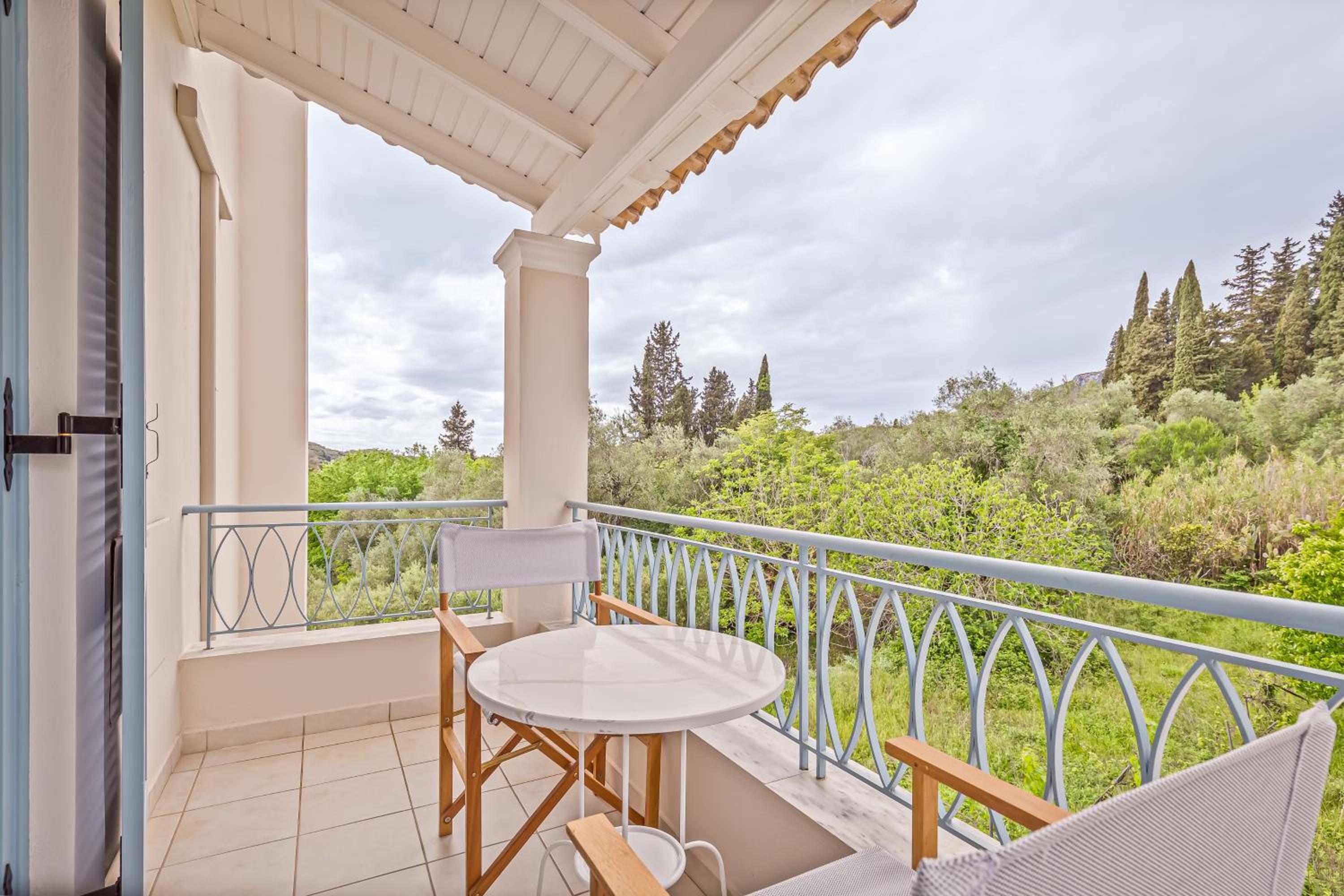 Decavos House