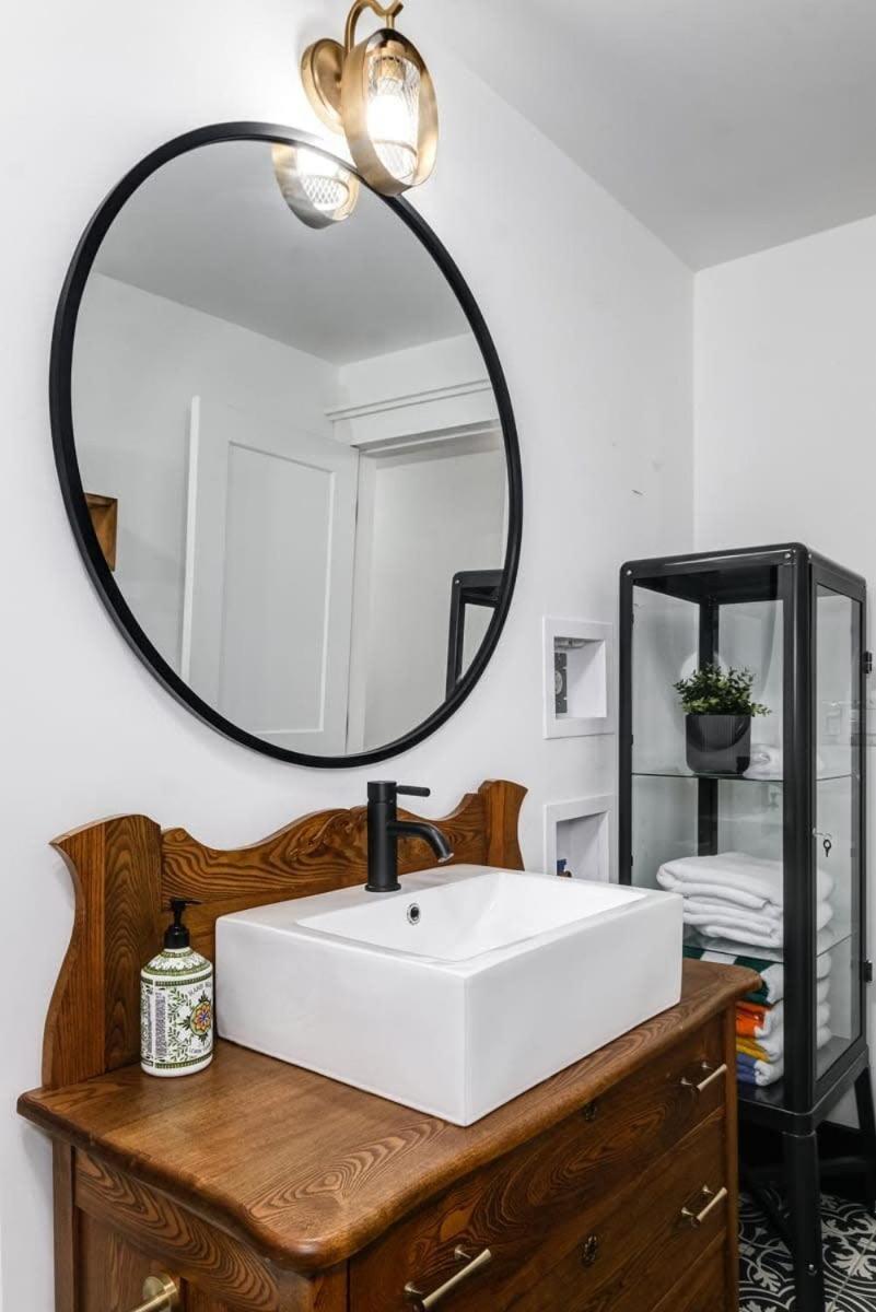 Birch & Ivy Suites at Portage House in Picton