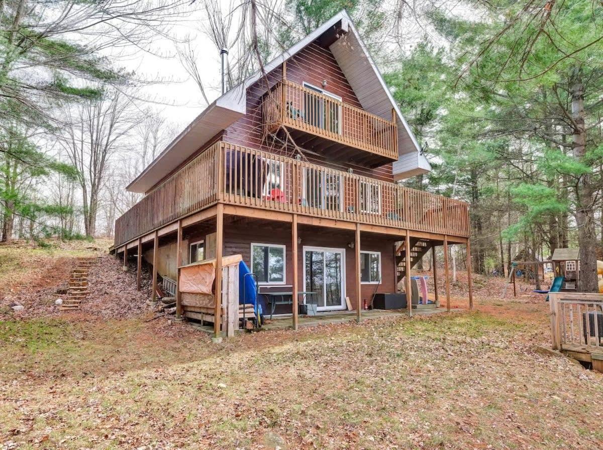 Secluded and beautiful wooded waterfront retreat