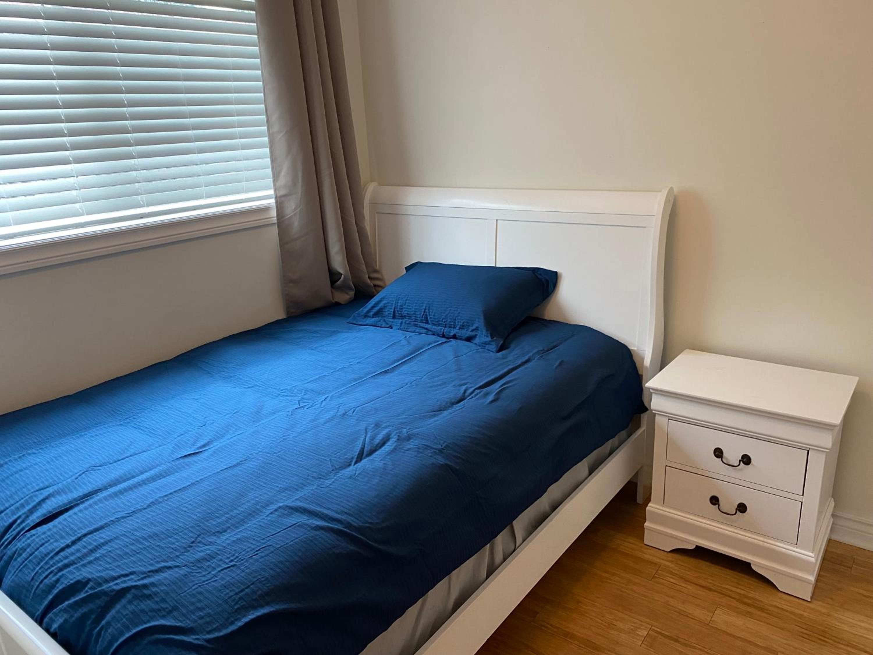 Affordable 4 Bedroom Home Near Hwy401