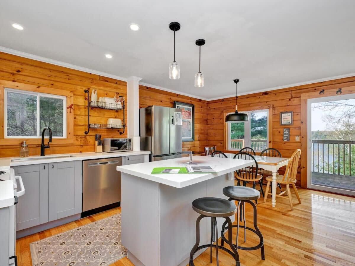 Secluded and beautiful wooded waterfront retreat