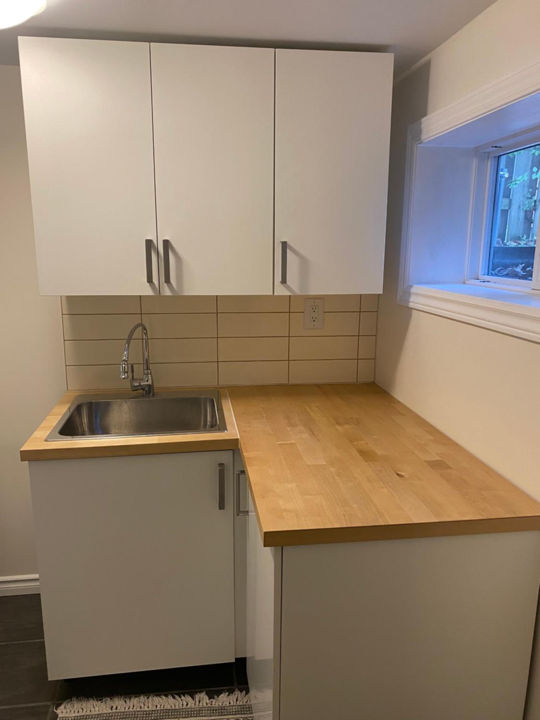 Affordable 4 Bedroom Home Near Hwy401