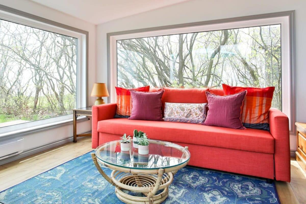 Lakeside PEC: Beautiful Waterfront & Patio