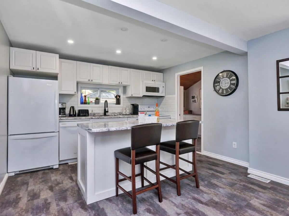 Cobalt Cottage: Picton House with Sandbanks Pass