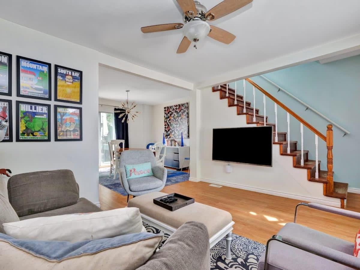 Cobalt Cottage: Picton House with Sandbanks Pass