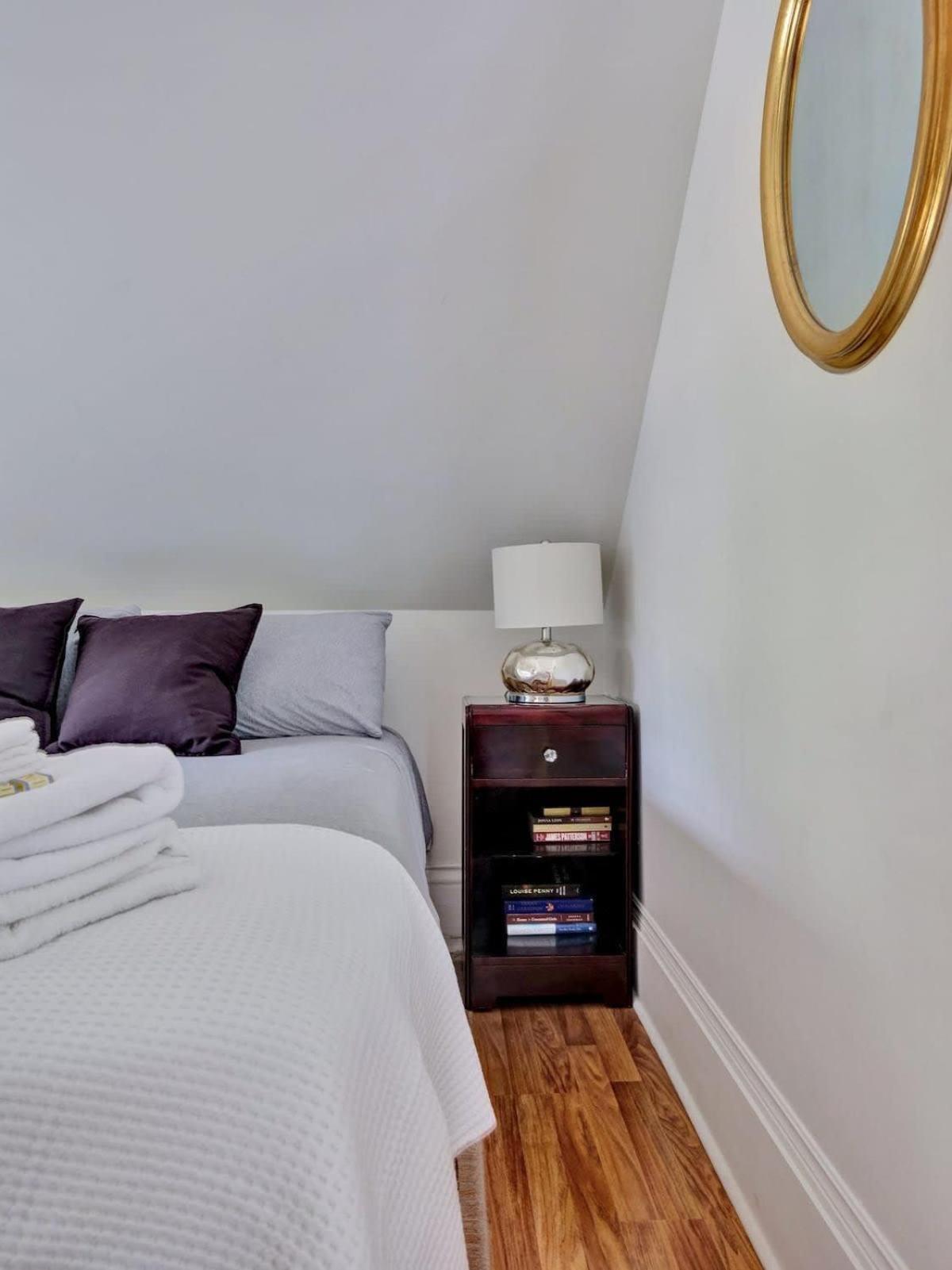 Cobalt Cottage: Picton House with Sandbanks Pass