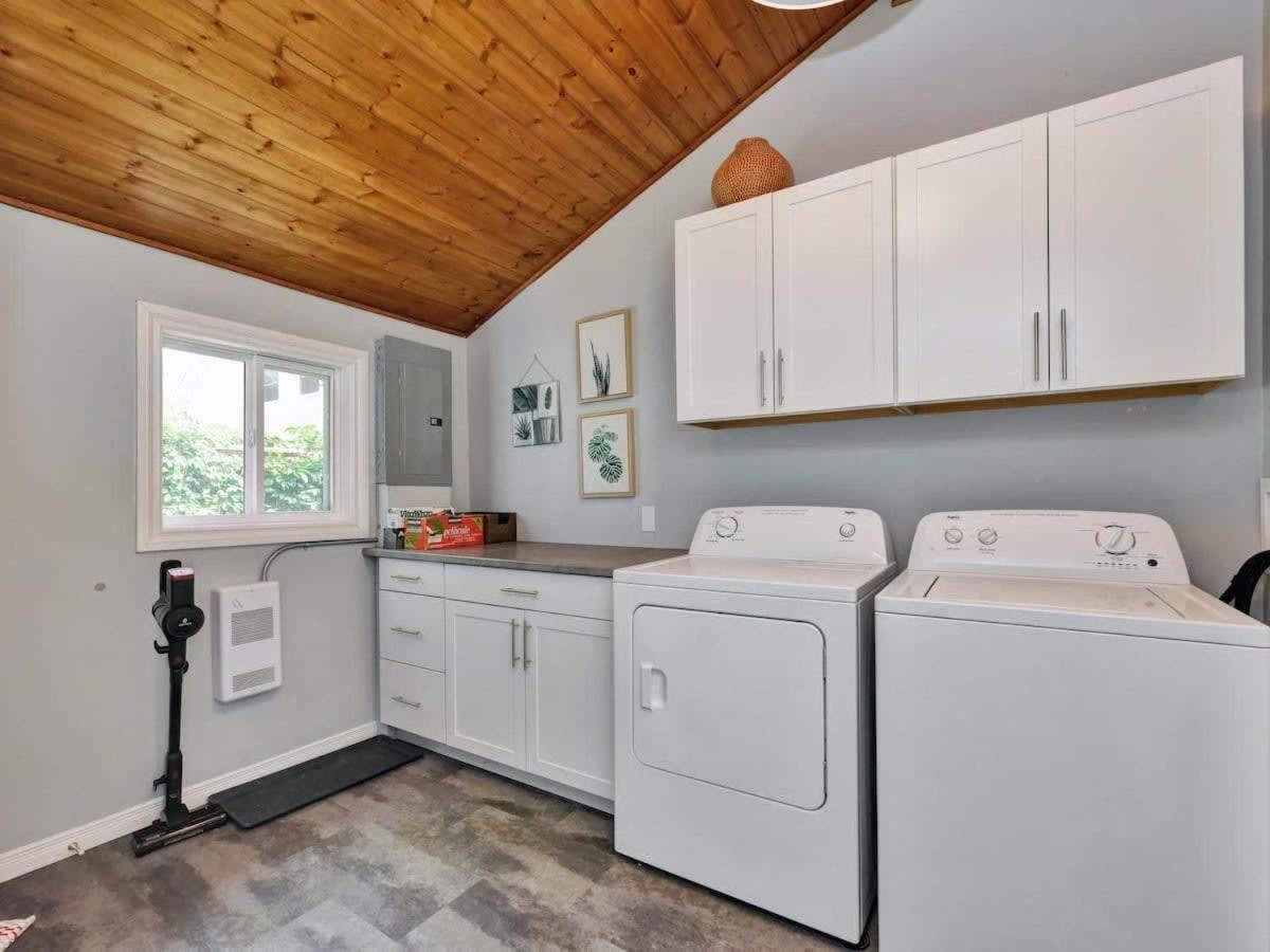 Cobalt Cottage: Picton House with Sandbanks Pass