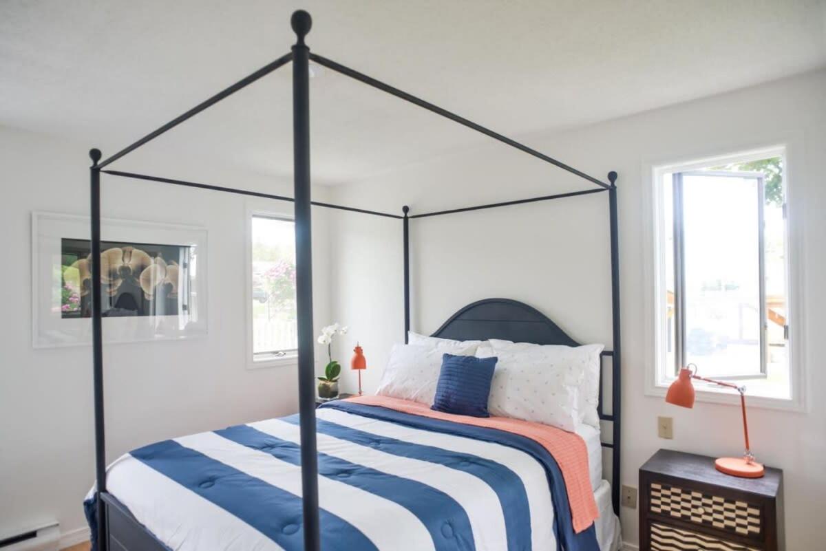 The Verne: Beautiful Waterfront Escape by Picton
