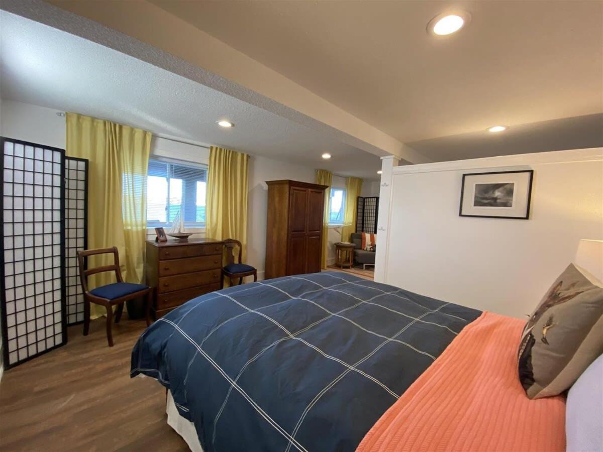 The Verne: Beautiful Waterfront Escape by Picton