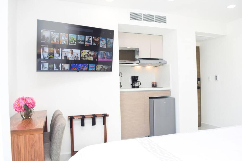 New studio at the Beach, pool, gym, spa 2D
