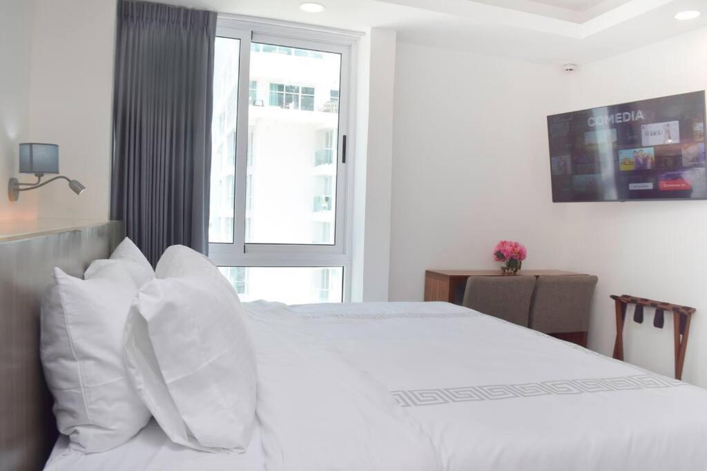 New studio at the Beach, pool, gym, spa 2D