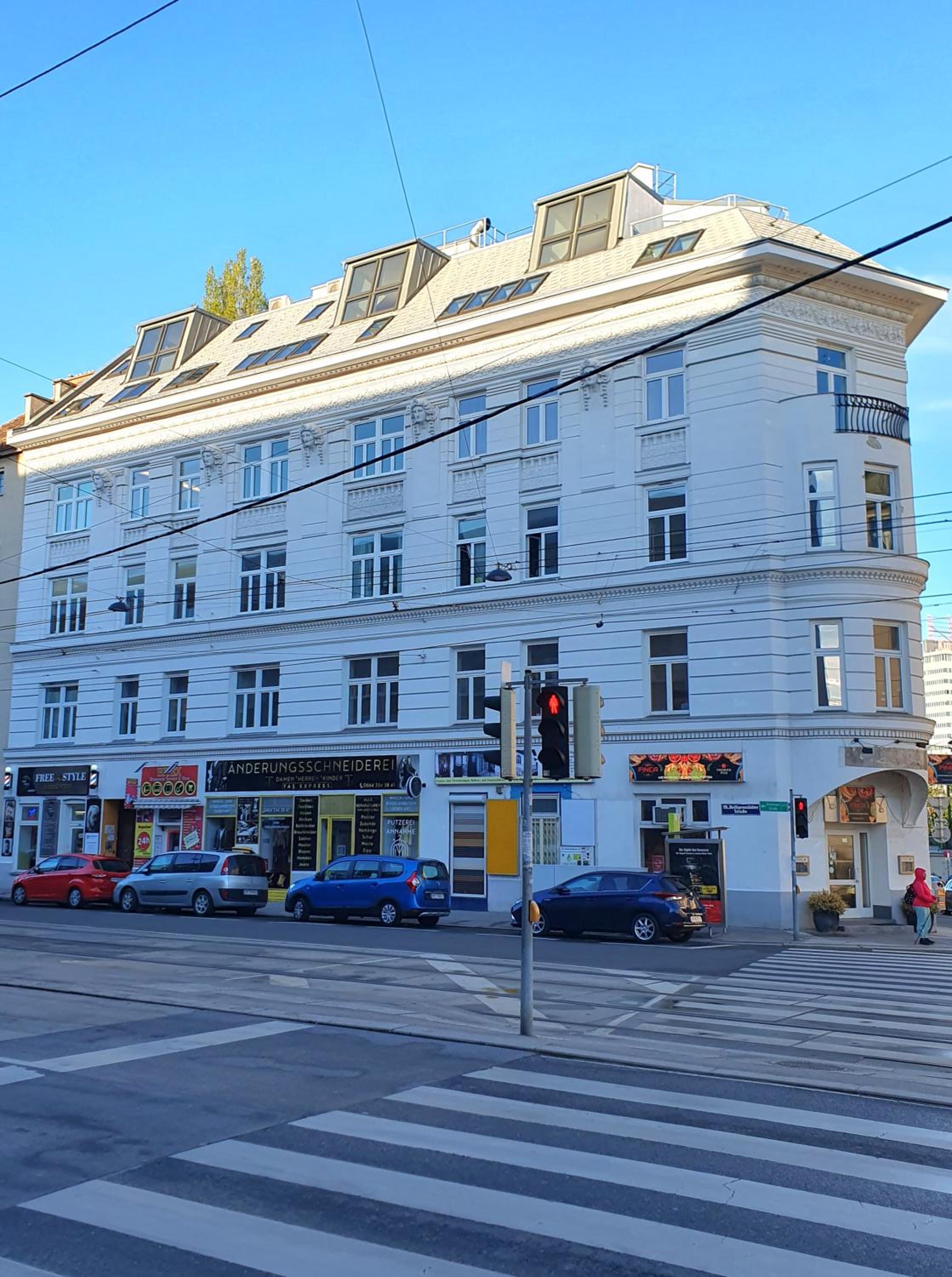 Luxurious Viennese Old Style Apartment