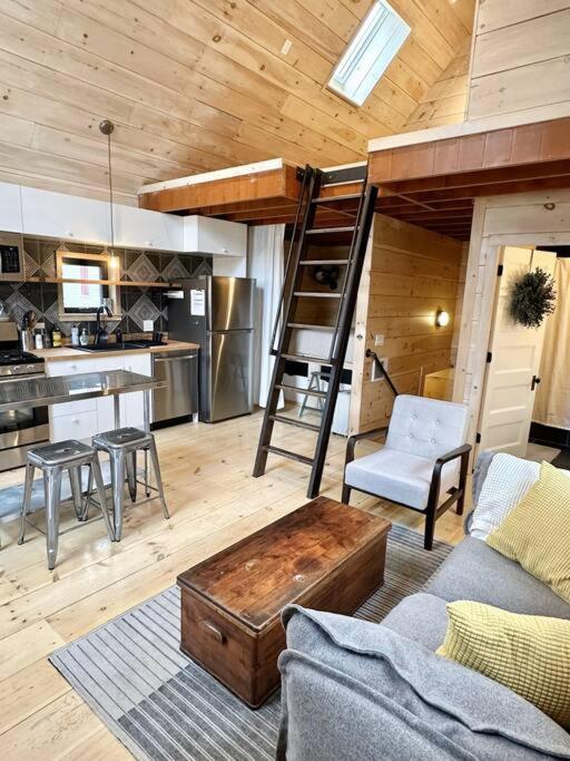 Cozy Studio in the Heart of Bar Harbor [Sea Smoke] view 2