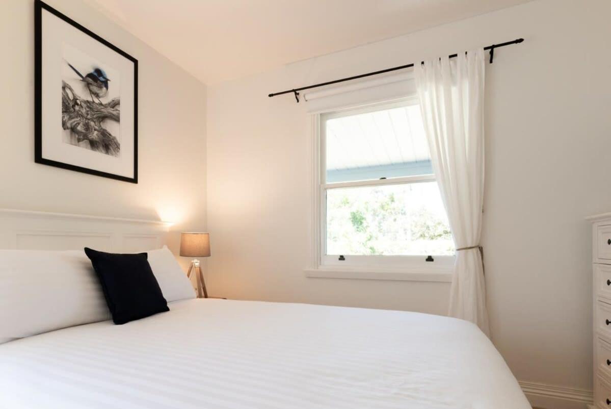 Cute as A Button Cottage in Charming Evandale