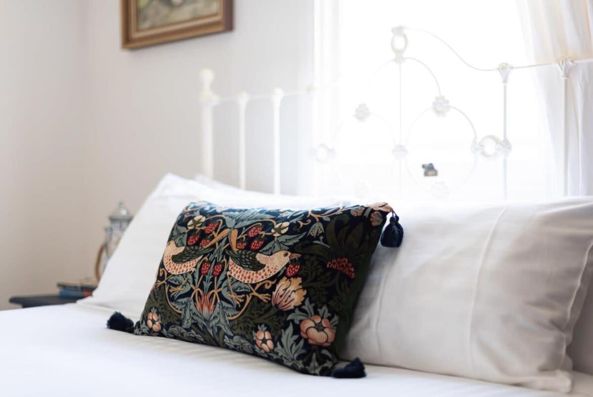 Cute as A Button Cottage in Charming Evandale
