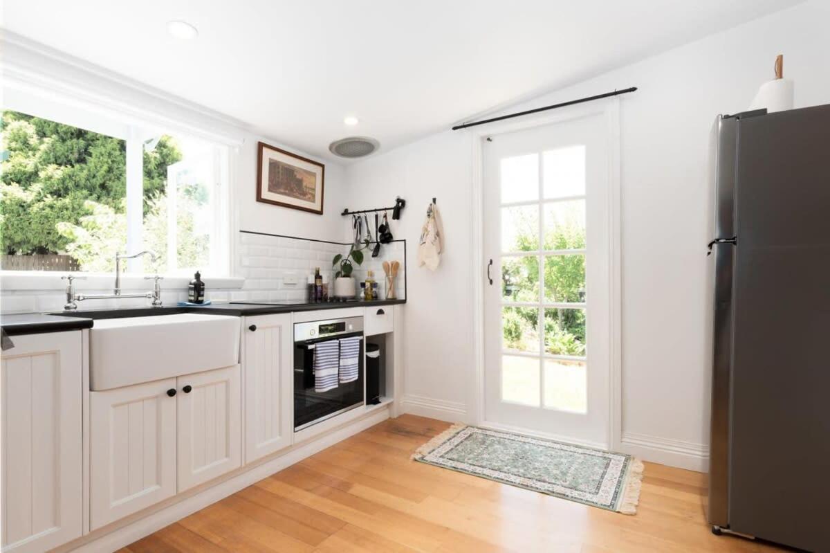 Cute as A Button Cottage in Charming Evandale