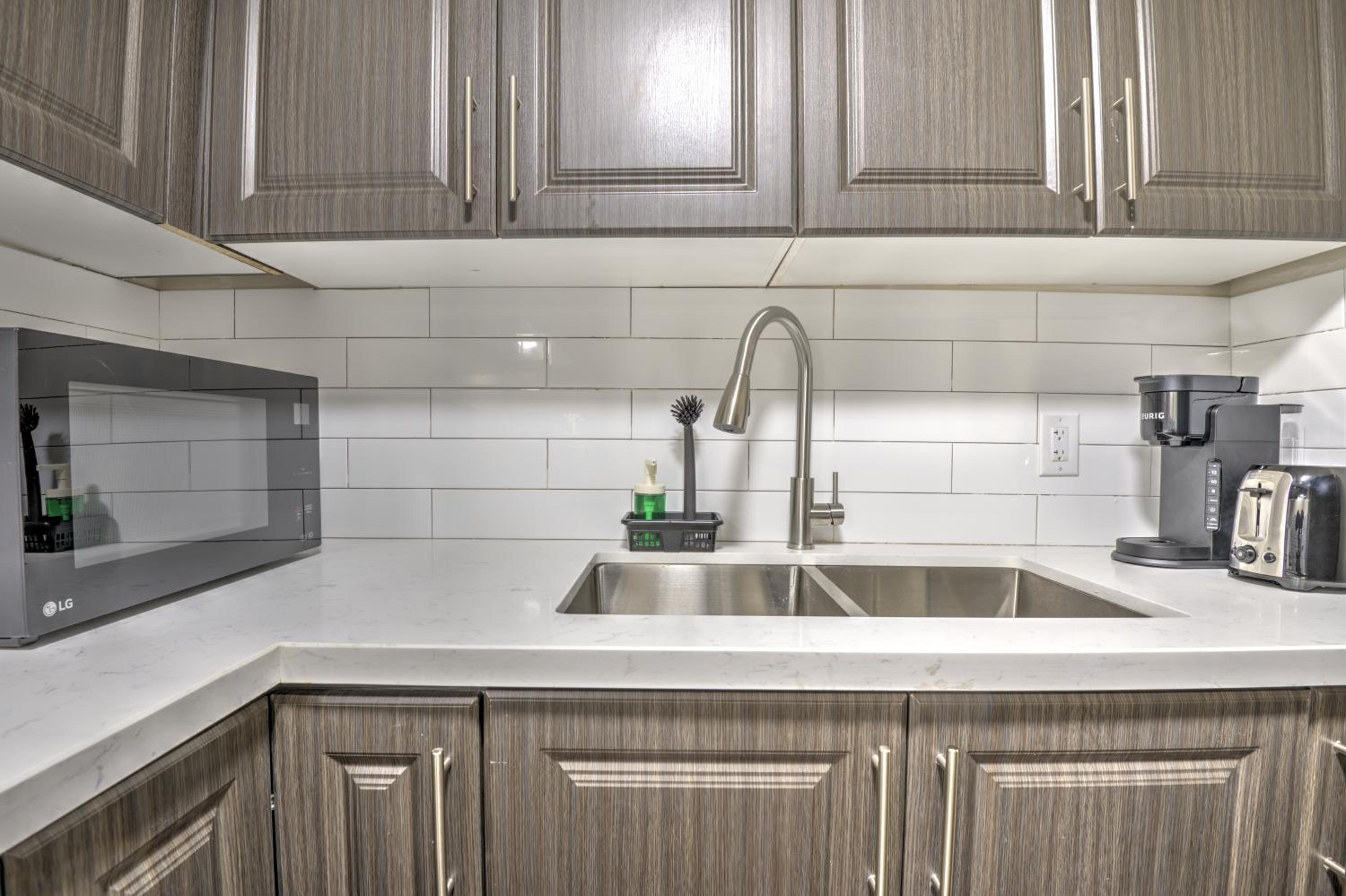 Relaxing 3 Bedroom Basement Stay