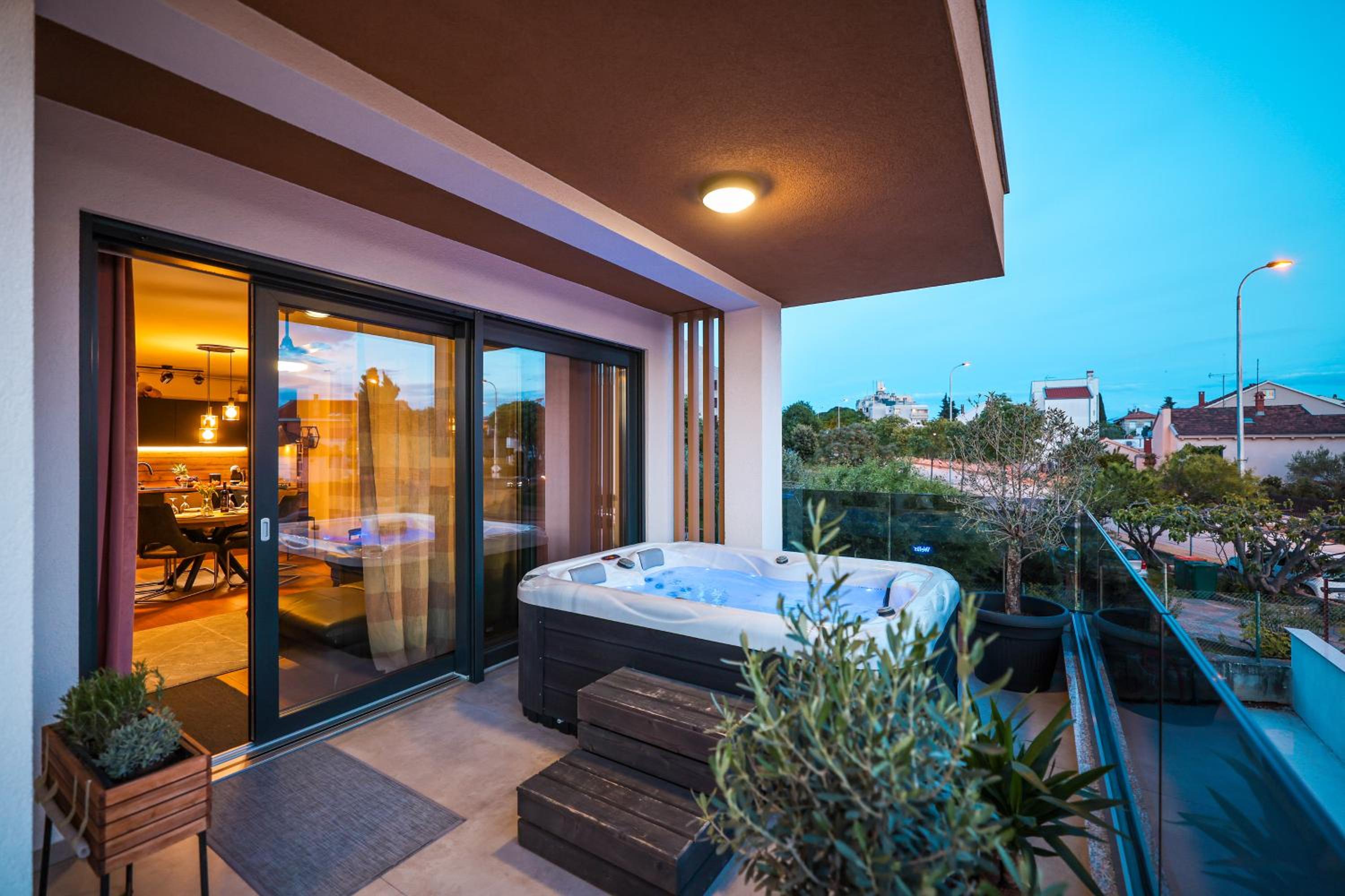 Luma Luxury Apartment with Jacuzzi view 5