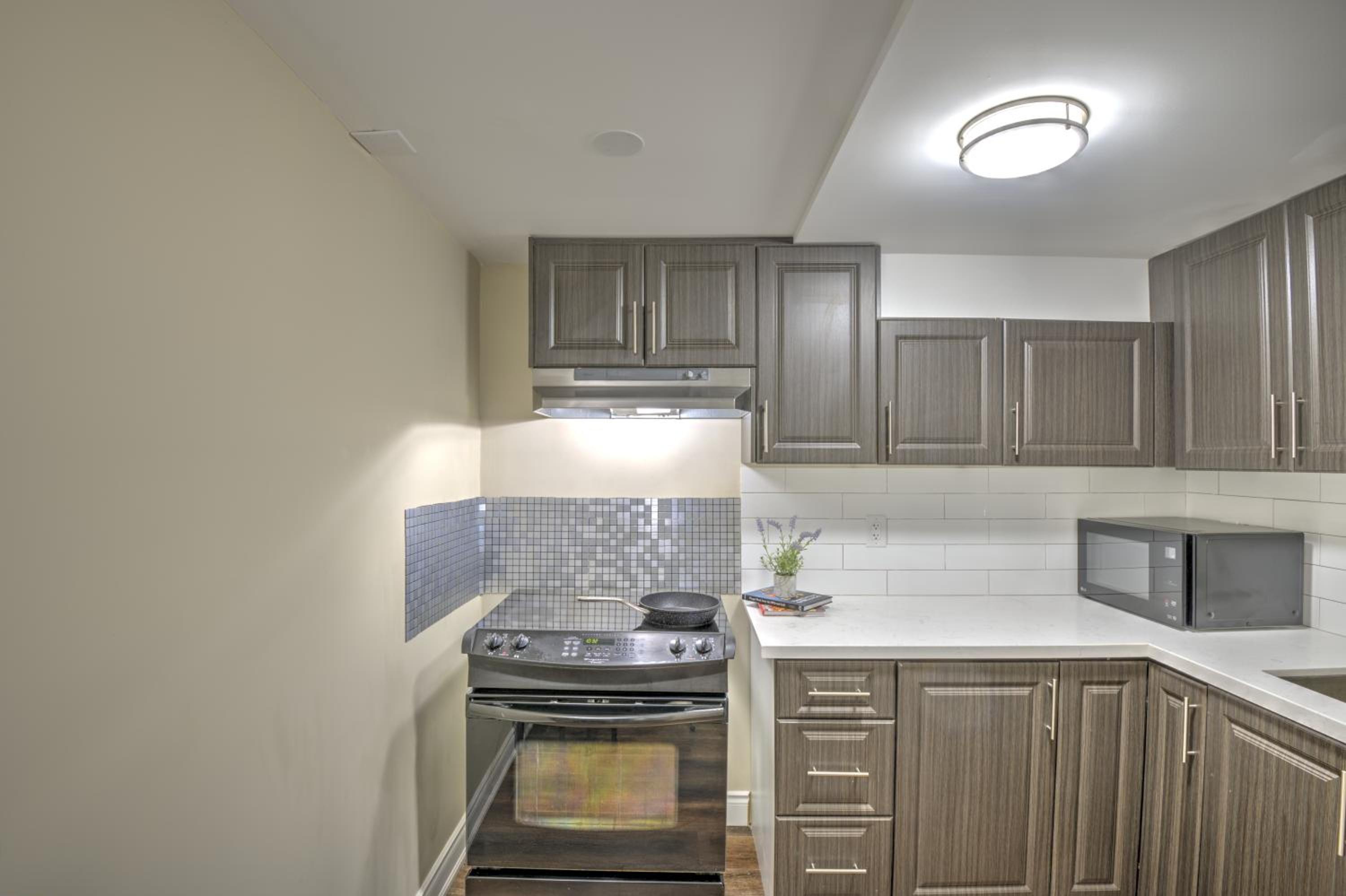 Relaxing 3 Bedroom Basement Stay