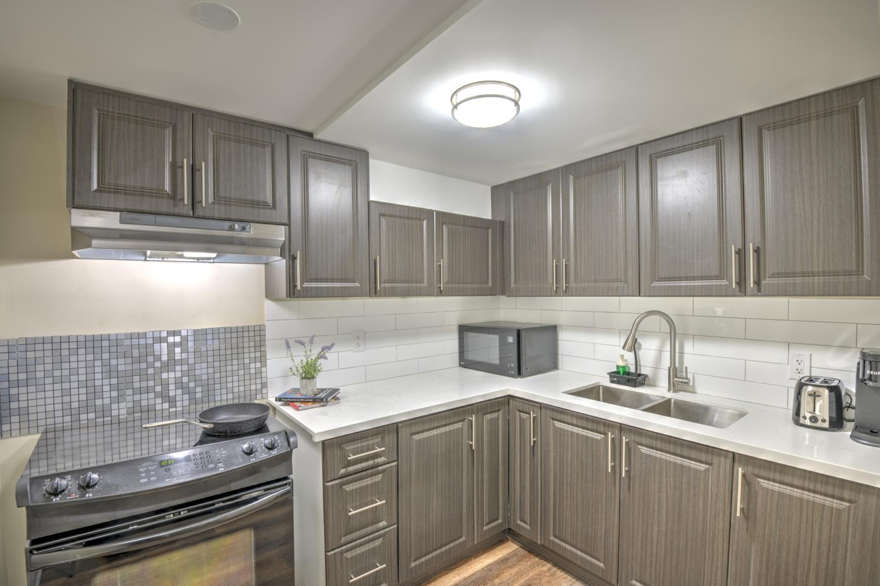 Relaxing 3 Bedroom Basement Stay