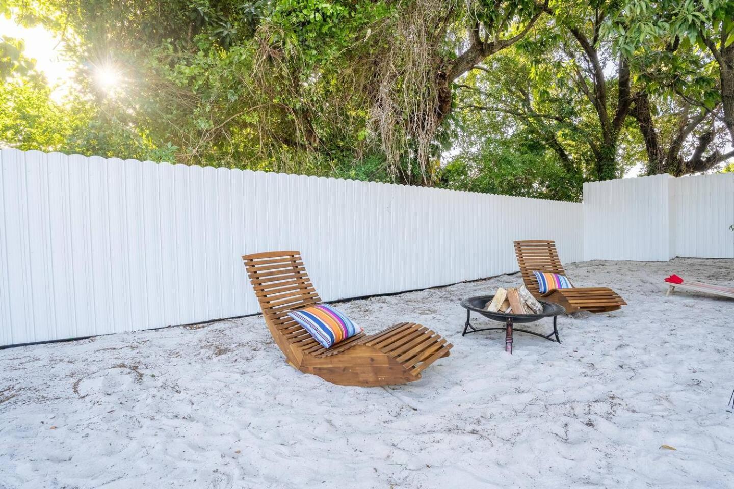 5BR HotTubPoolTableMiniGolf 7 min to Wynwood