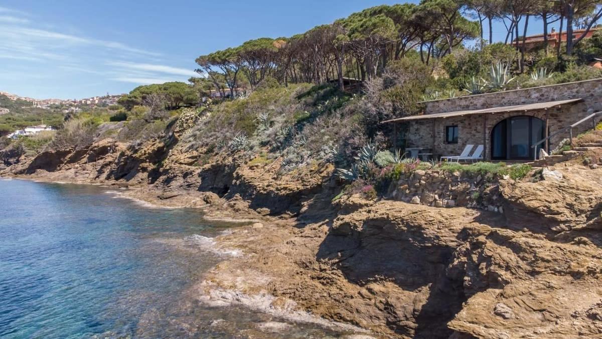 Villaflair - Villa Morcone with private beach view 4