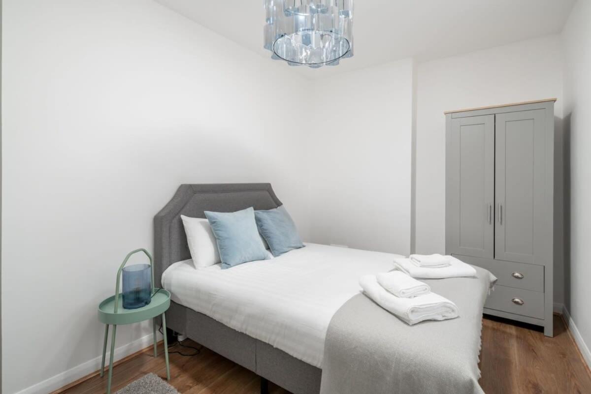City of London - Lovely Two Bedroom Apartment