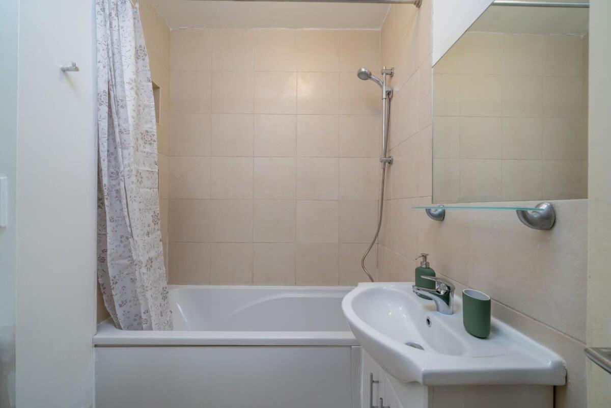 City of London - Lovely Two Bedroom Apartment
