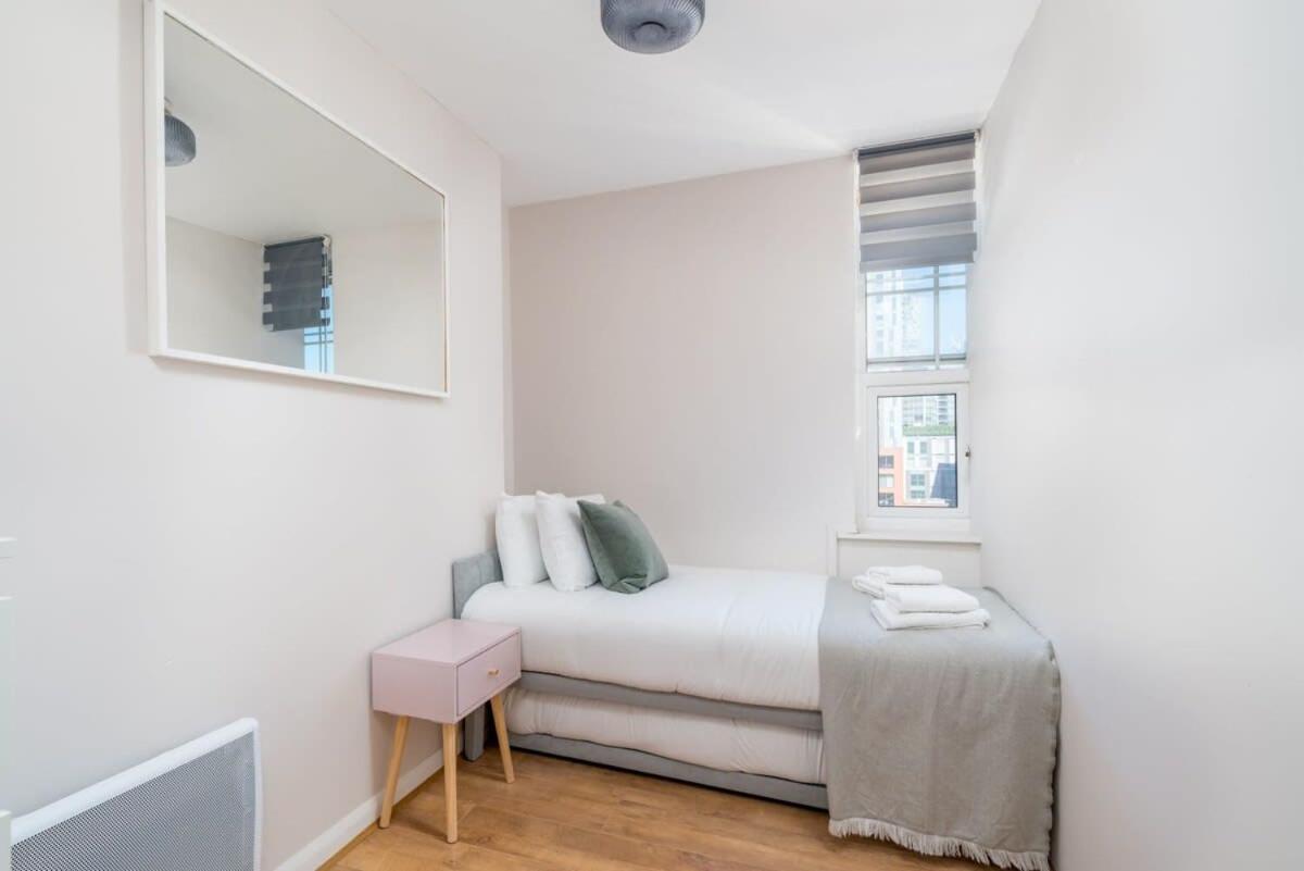 City of London - Lovely Two Bedroom Apartment