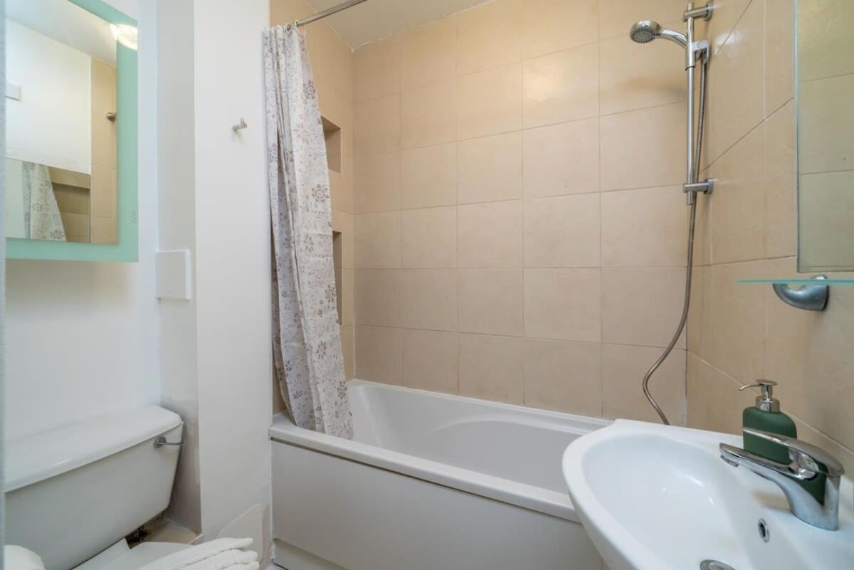 City of London - Lovely Two Bedroom Apartment