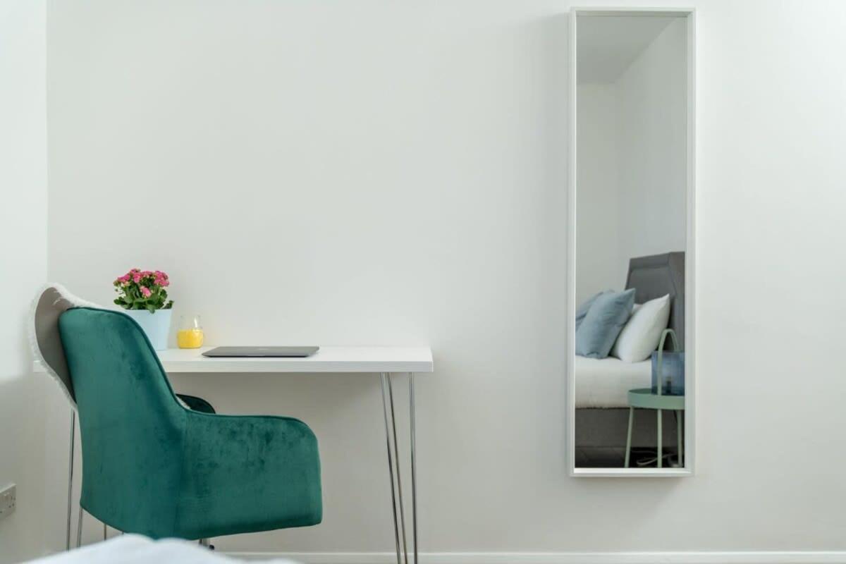 City of London - Lovely Two Bedroom Apartment