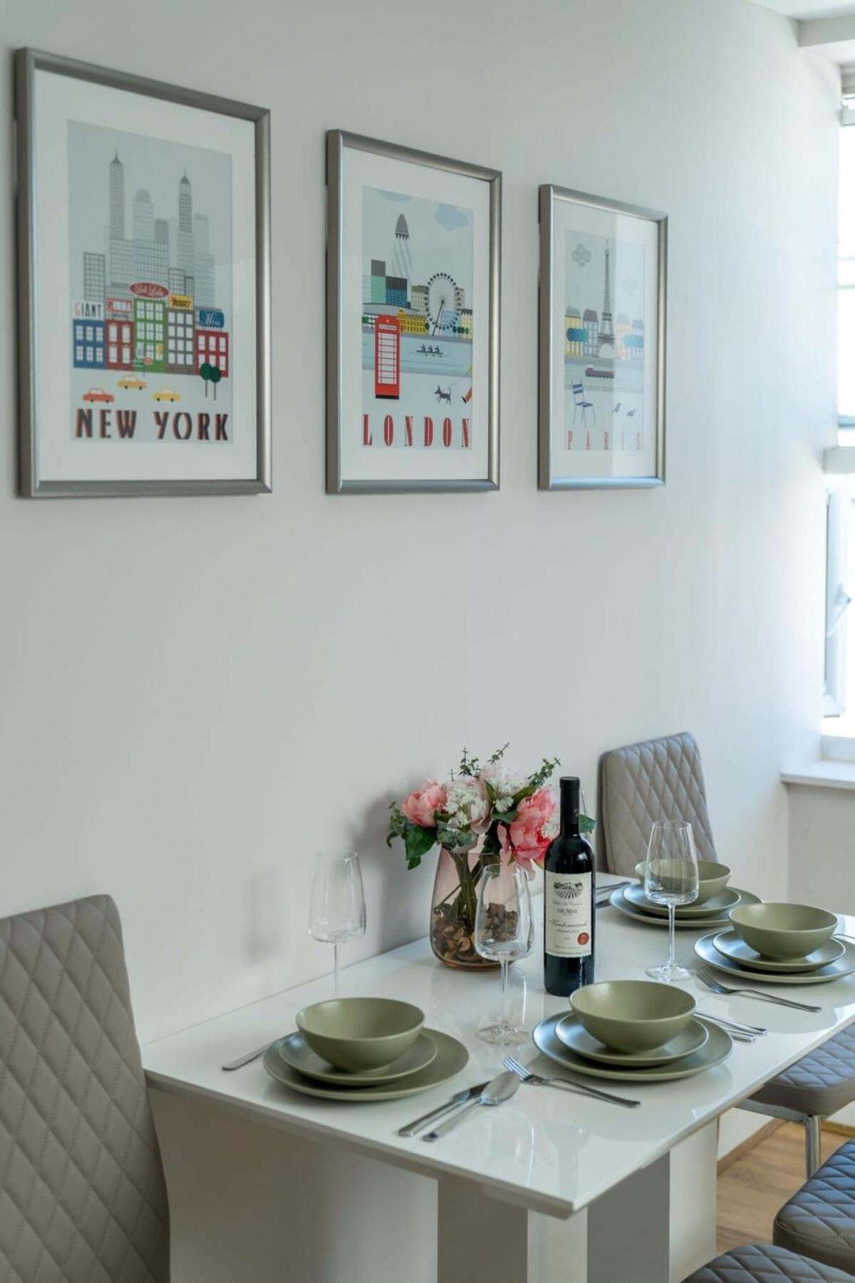 City of London - Lovely Two Bedroom Apartment