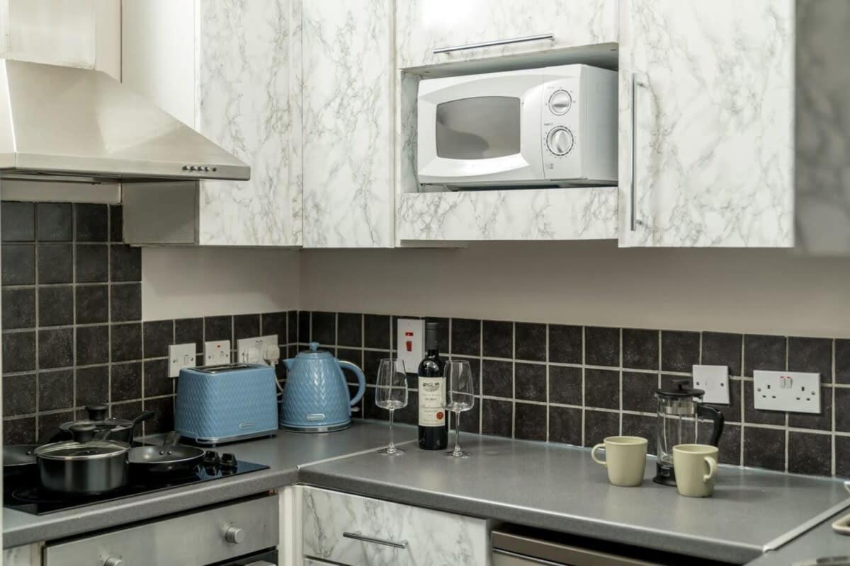City of London - Lovely Two Bedroom Apartment
