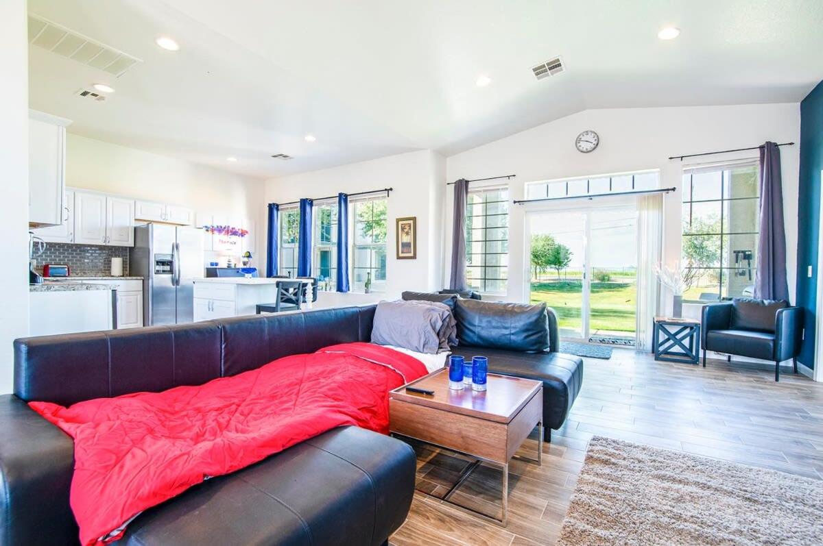 2B- Coolidge Arizona modern masterpiece 2 bd #2B