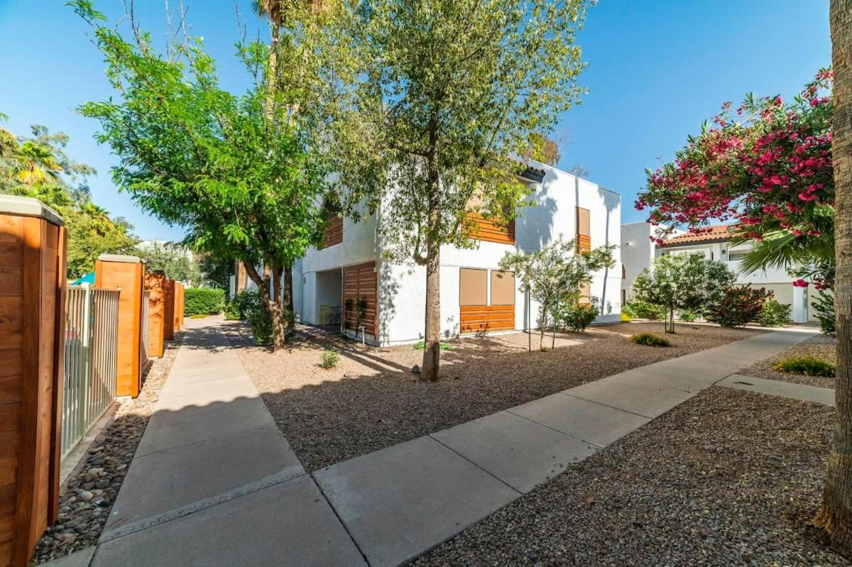 32- Modern Casa Grande Paradise heated pool condo
